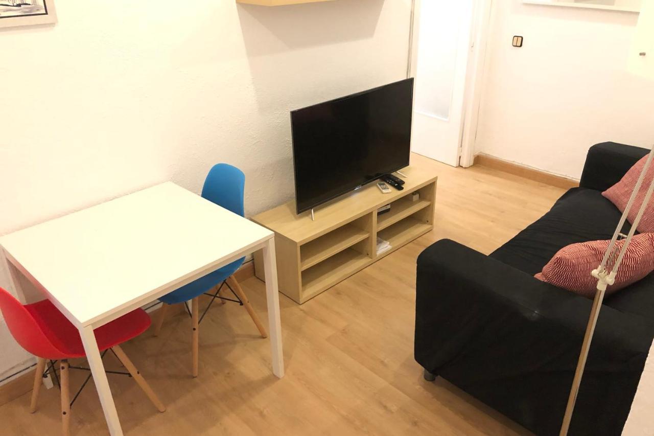 New! Apartment In Sarria Near Metro Barcelona Bagian luar foto