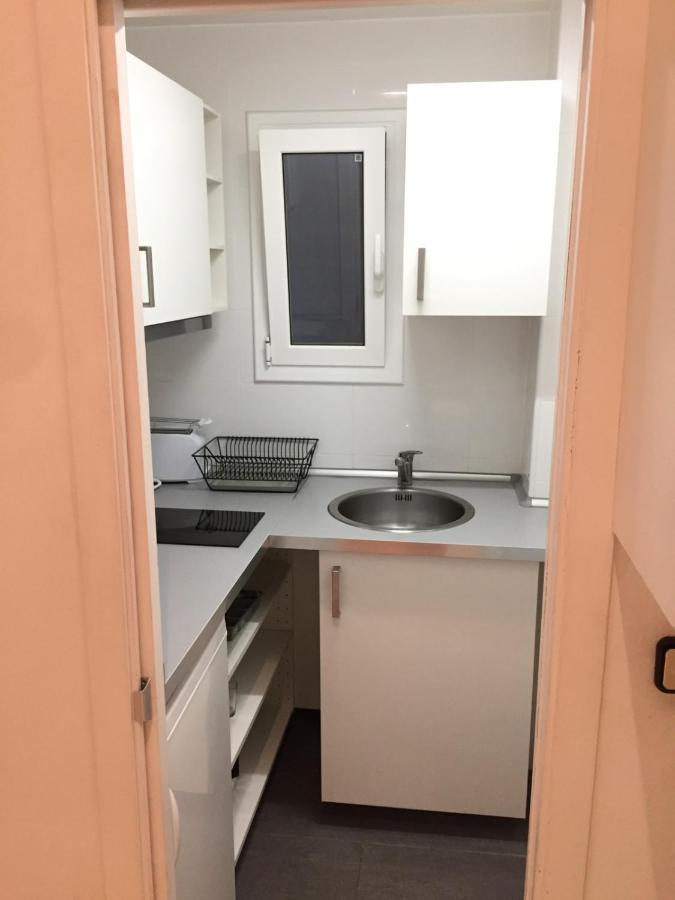 New! Apartment In Sarria Near Metro Barcelona Bagian luar foto