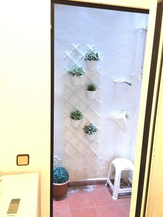 New! Apartment In Sarria Near Metro Barcelona Bagian luar foto